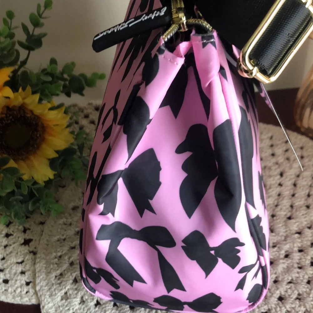 Betsey Johnson Pink and Black Bow Insulated Lunch Tote Bag